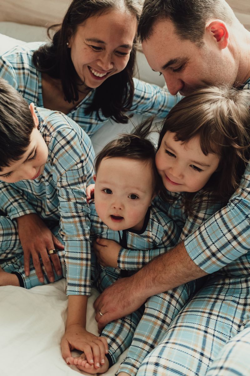 Pic of Tricia, Tyler, Elliot, Ava & Oliver 